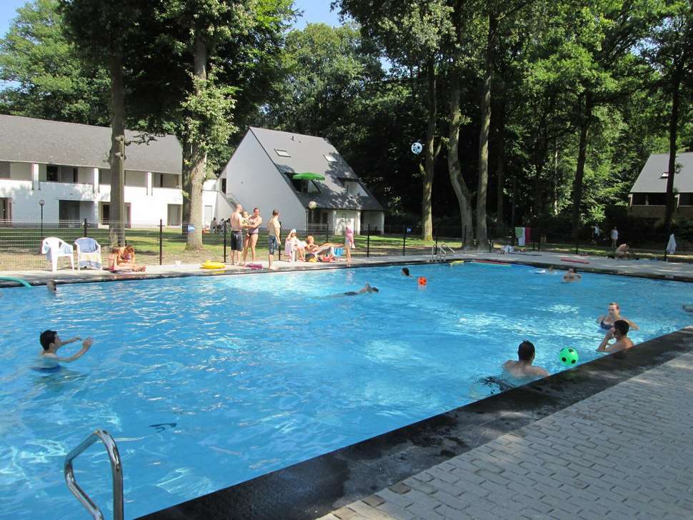 Een foto van het zwembad bij Green Resort Limburg