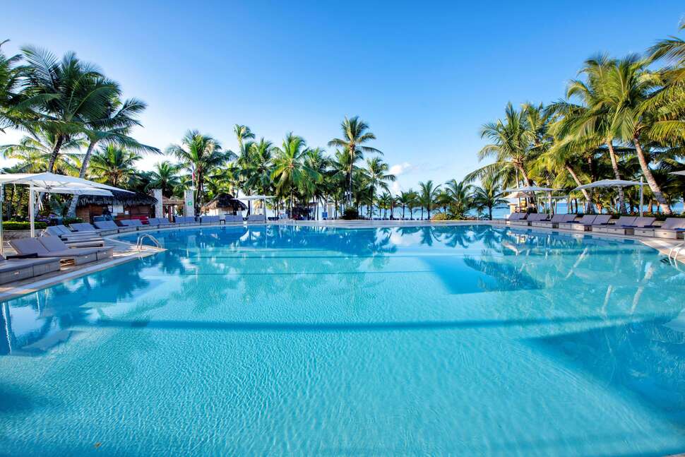 Een foto van het zwembad bij Viva Wyndham Dominicus Palace