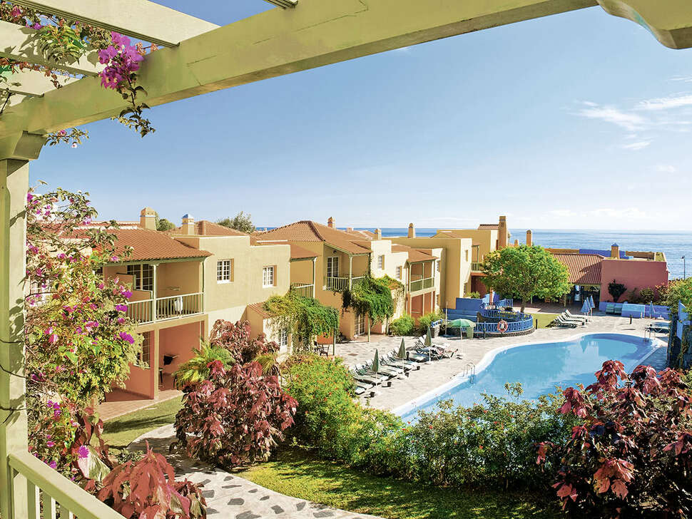 Een foto van het zwembad bij Appartementen La Caleta