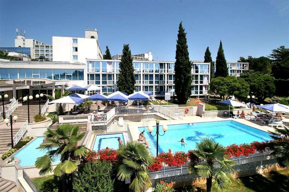 Een foto van het zwembad bij Hotel Zorna Plava Laguna