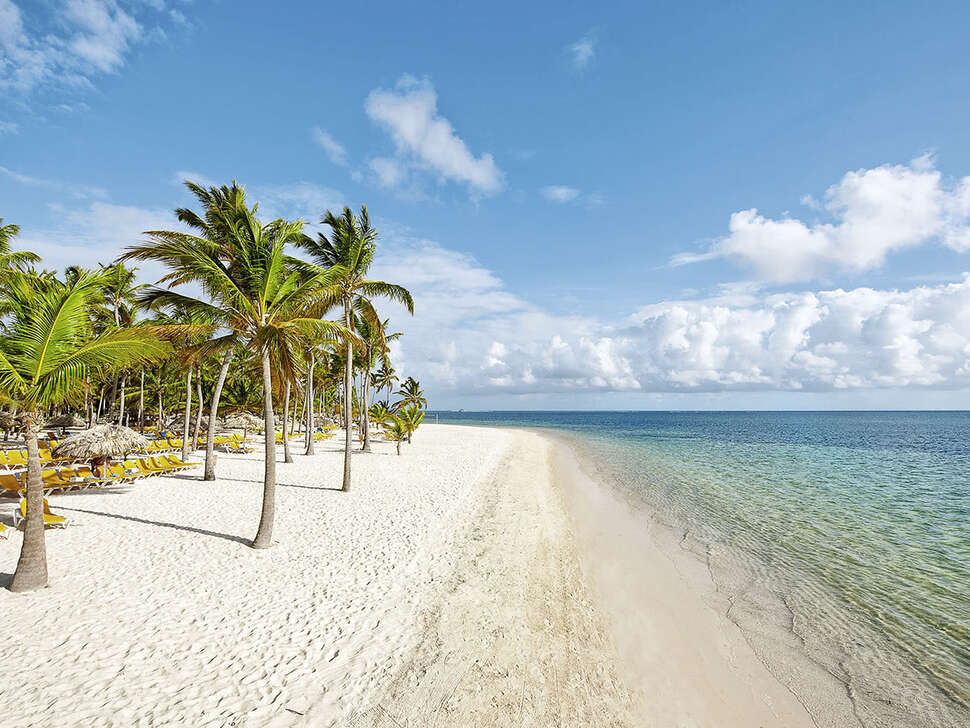 Een foto van het strand bij Grand Bahia Principe Turquesa