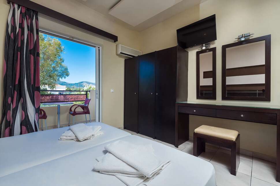 Ein Foto Canadian Hotel