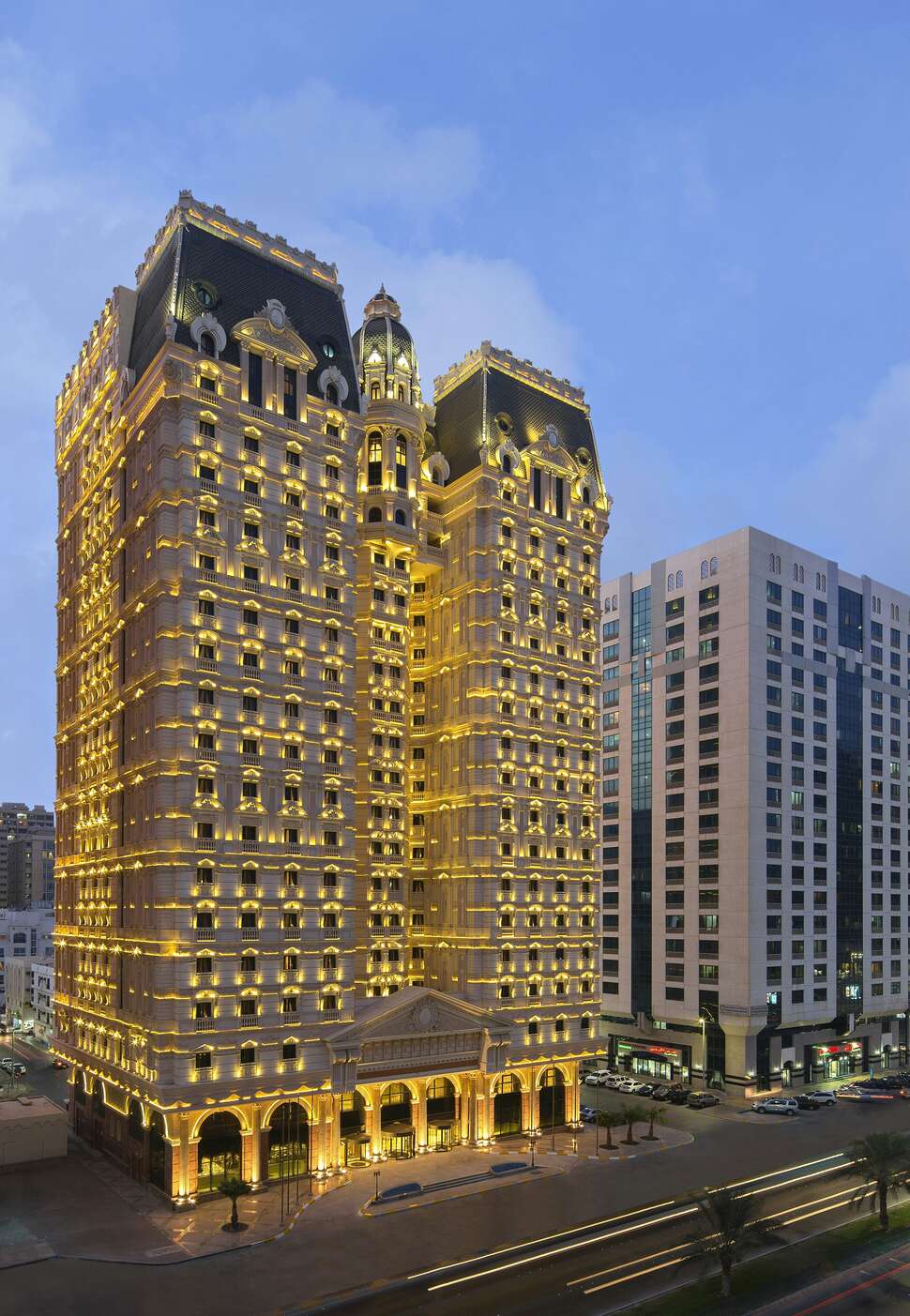 Ein Foto Royal Rose Abu Dhabi Curio Collection by Hilton