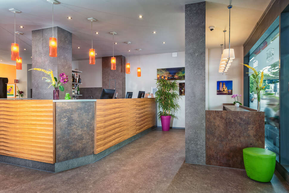 Ein Foto Sorat Hotel Ambassador
