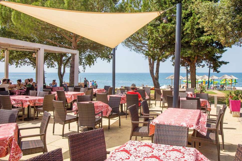 Een foto van het terras bij Camping Park Umag