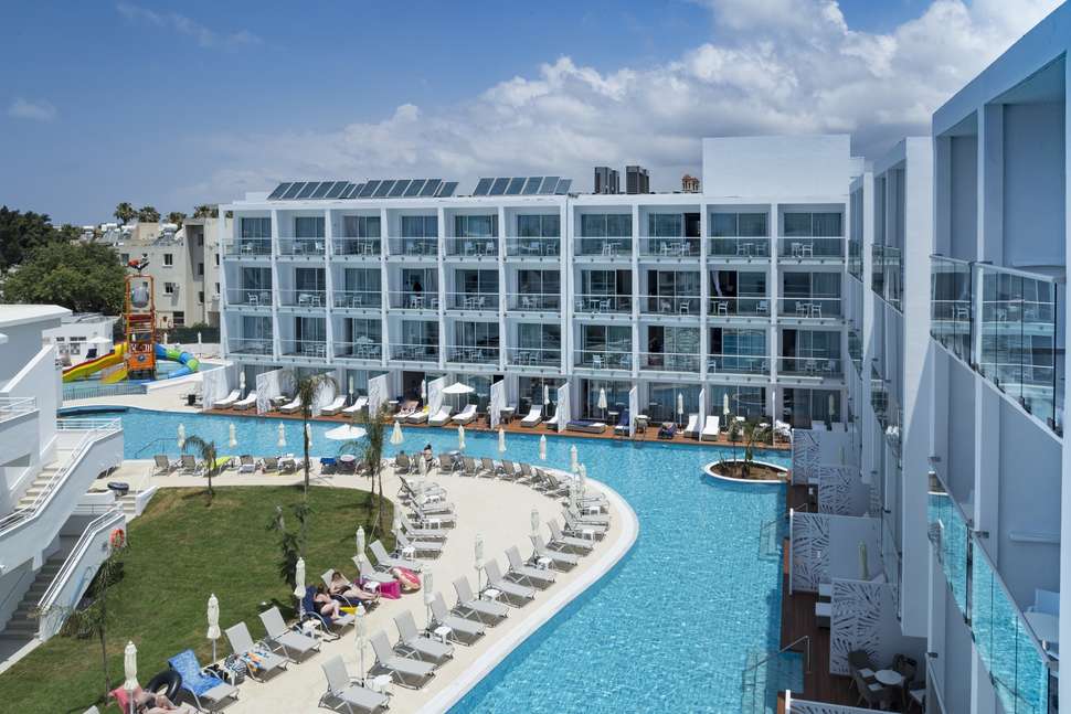 Een foto van het zwembad bij Sofianna Resort & Spa