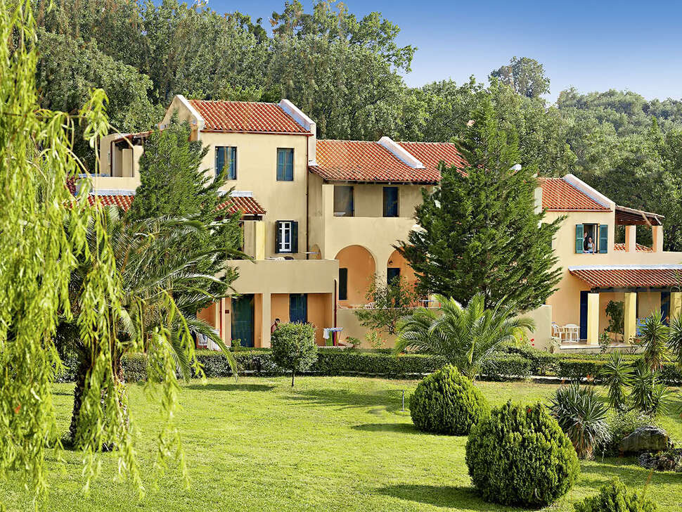 Een foto van de buitenkant van Century Resort Corfu