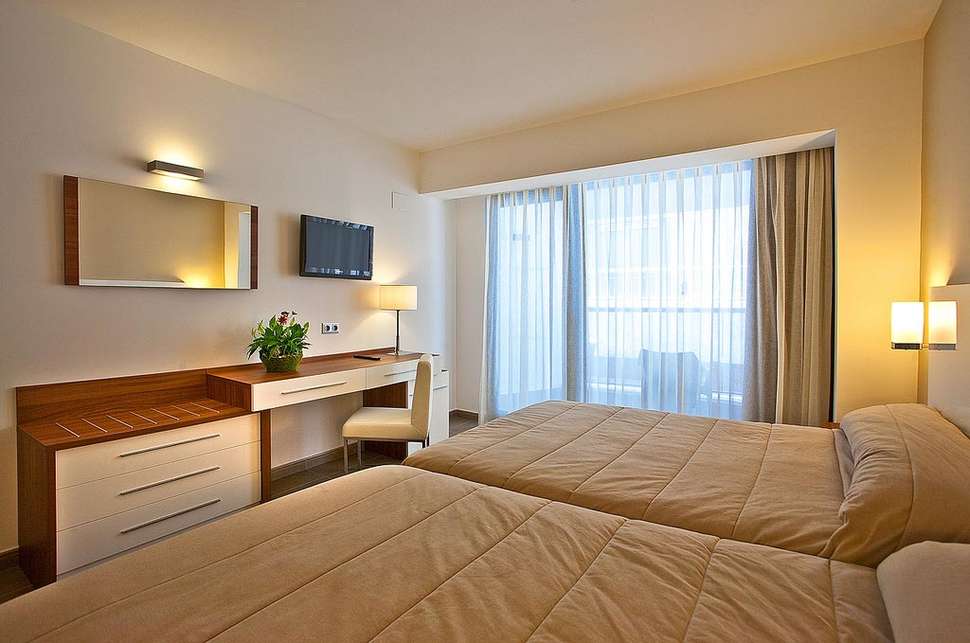 Een foto van RH Boutique Porto Cristo
