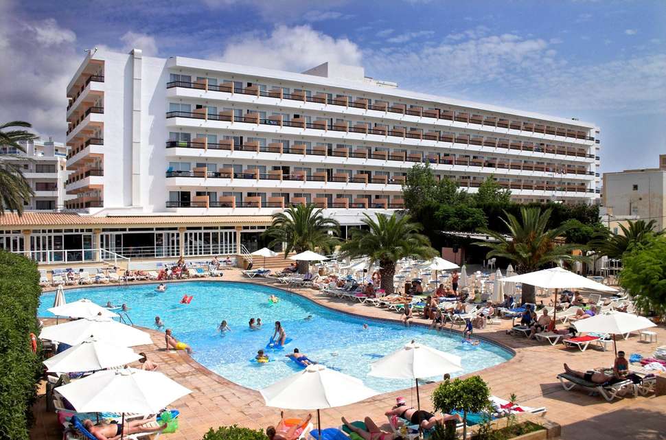 Een foto van het zwembad bij Suneo Caribe