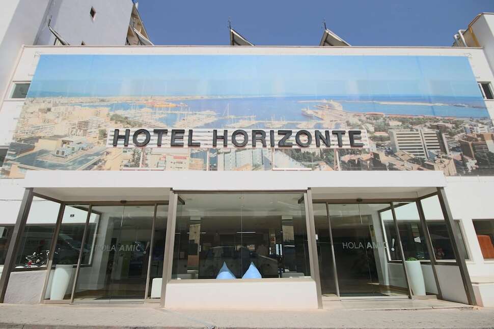 Een foto van de buitenkant van Hotel Amic Horizonte