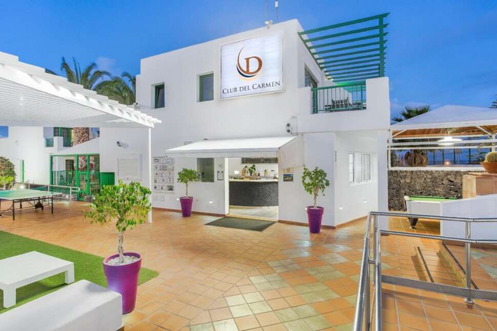 Een foto van de buitenkant van Club del Carmen by Diamond Resorts