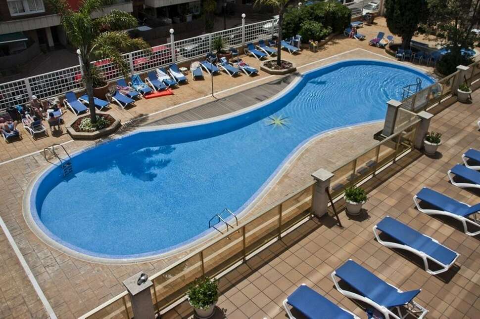 Ein Foto vom Pool im Hotel Bon Repos