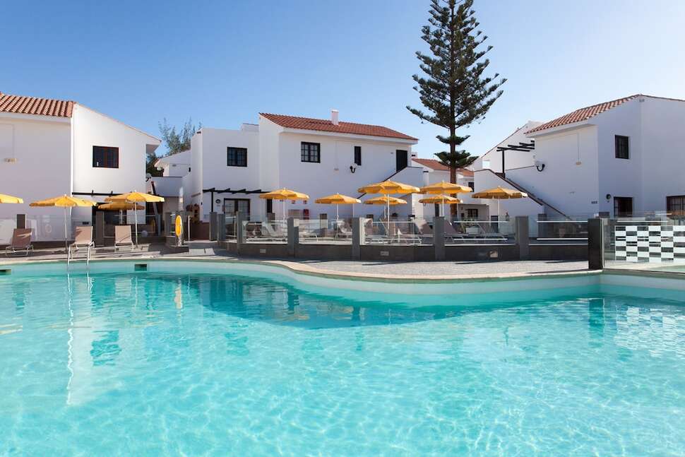 Een foto van het zwembad bij Appartementen Villa Florida