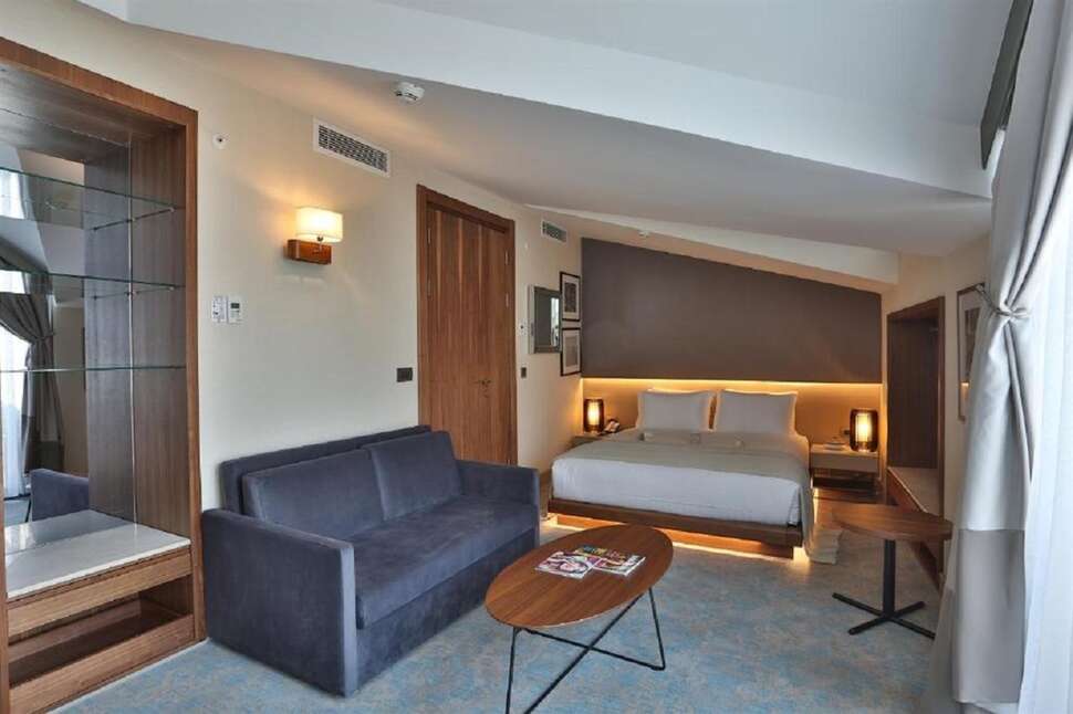 Ein Foto Dosso Dossi Hotels Downtown