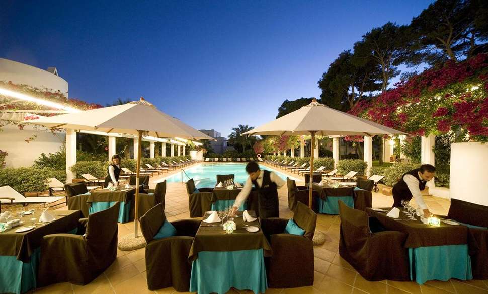 Een foto van het zwembad bij Melia Cala d'Or Boutique Hotel