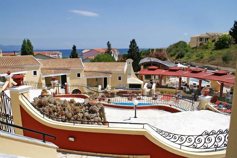 Een foto van een overzicht van Mediterranean Blue Resort