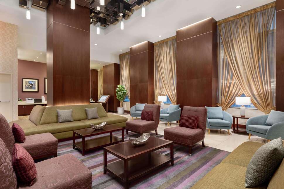 Ein Foto DoubleTree by Hilton New York Downtown