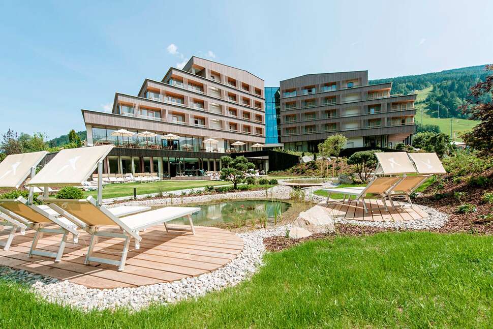 Een foto van de buitenkant van Falkensteiner Hotel Schladming