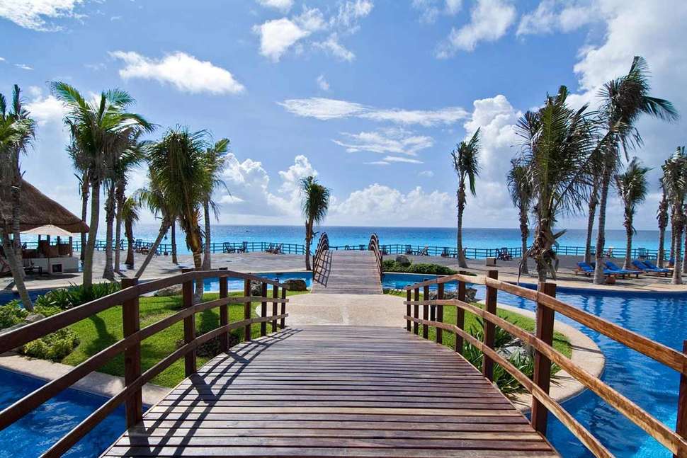 Een foto van de buitenkant van Grand Oasis Cancun