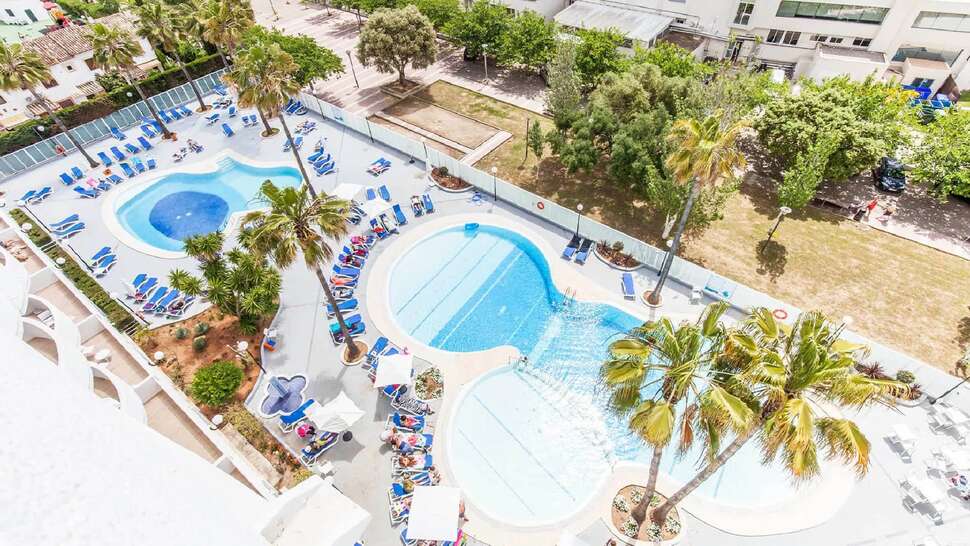 Ein Foto vom Pool im Blue Sea Gran Playa