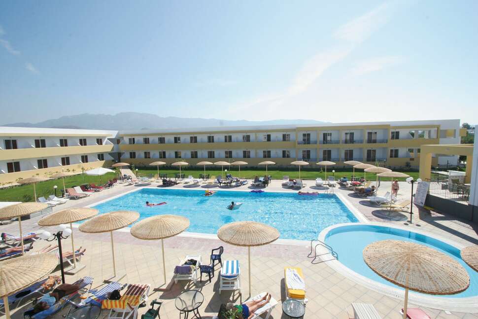 Een foto van het zwembad bij Aegean Bay Hotel