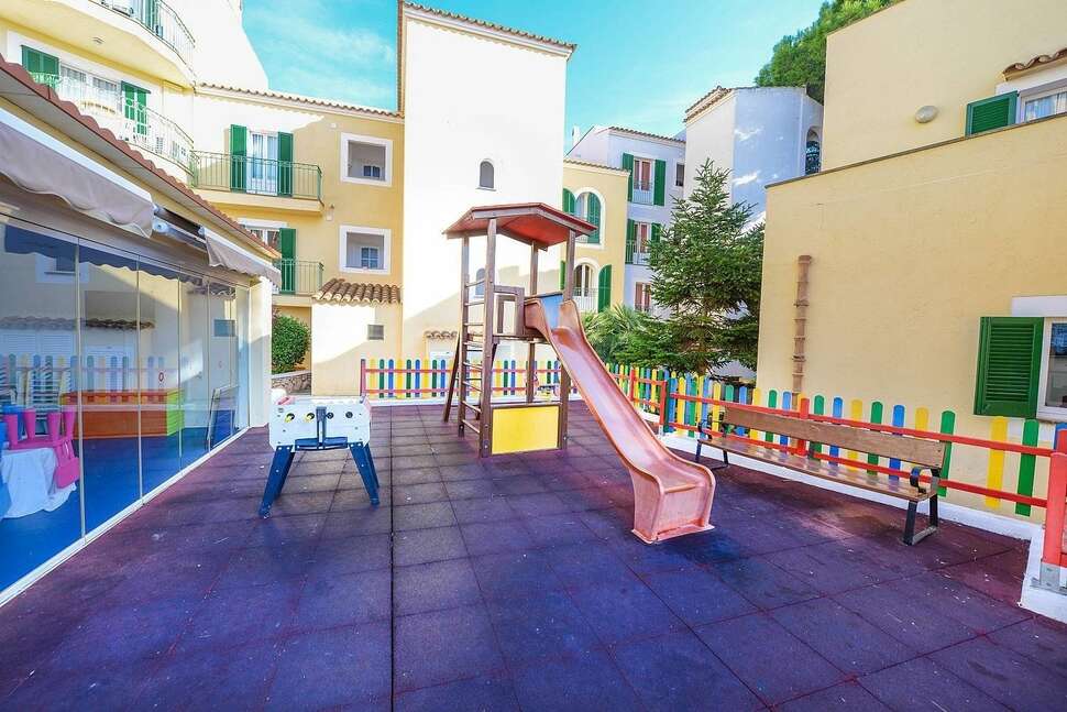 Een foto van de faciliteiten bij Ona Cala Pi Club Aparthotel