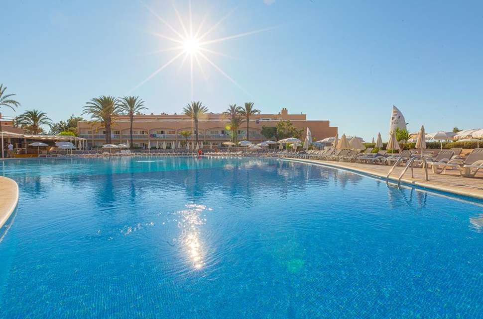 Een foto van Sirenis Seaview Country Club