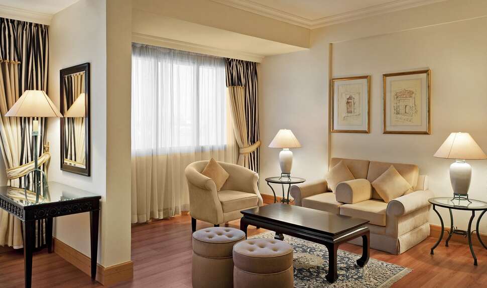 Een foto van het interieur van Grand Excelsior Deira