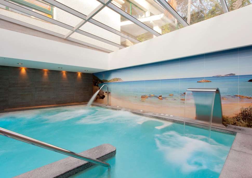 Een foto van het zwembad bij Los Monteros Spa & Golf Resort