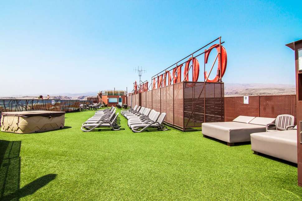 Een foto van het terras bij Appartementen Corona Roja