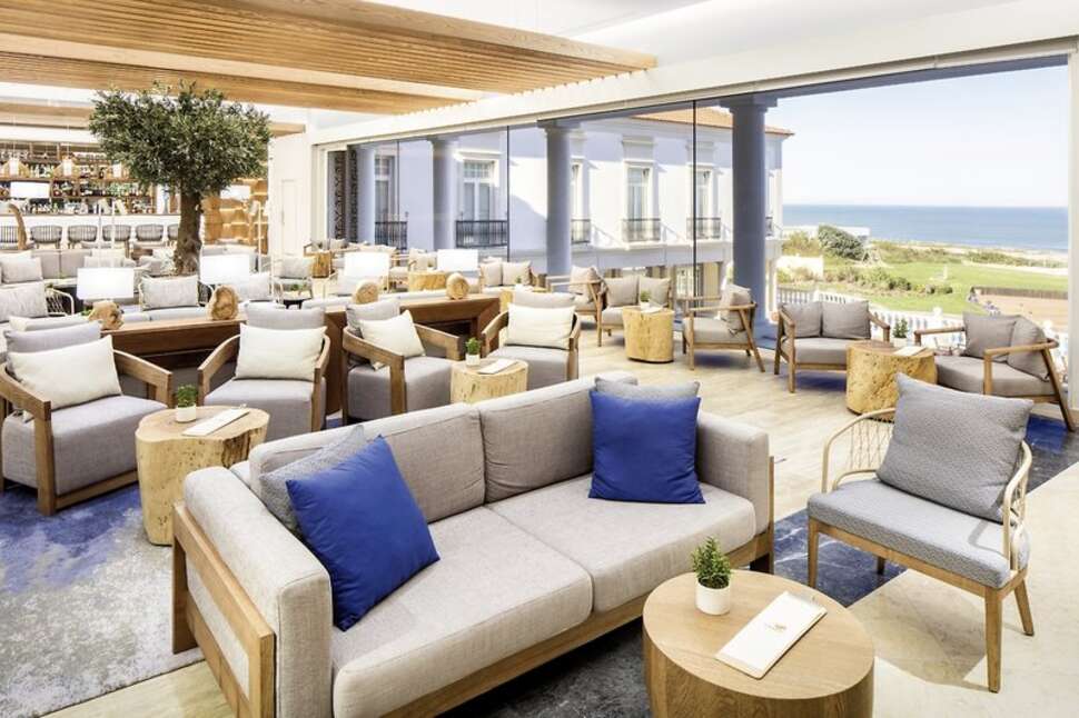 Een foto van het interieur van Praia D'El Rey Marriott Golf & Beach Resort