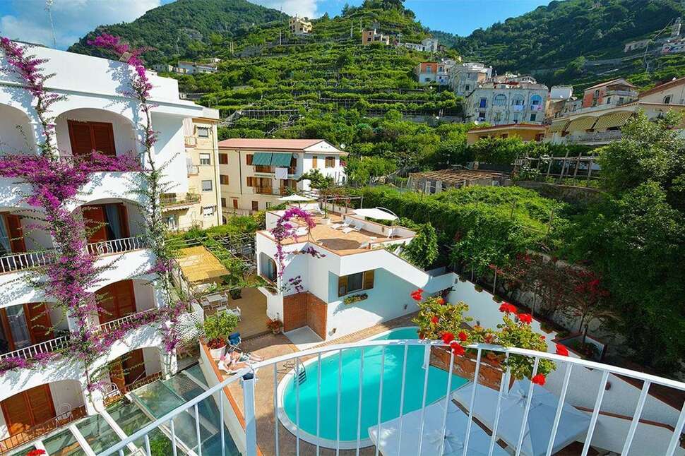 Een foto van het zwembad bij Hotel Villa Romana