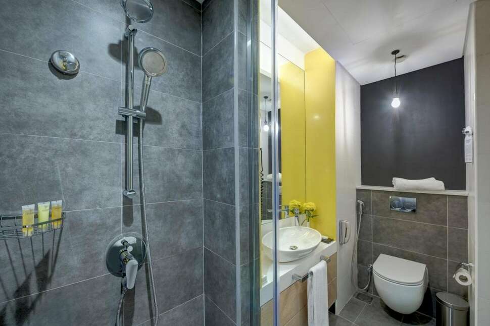 Een foto van Al Khoory Courtyard Hotel