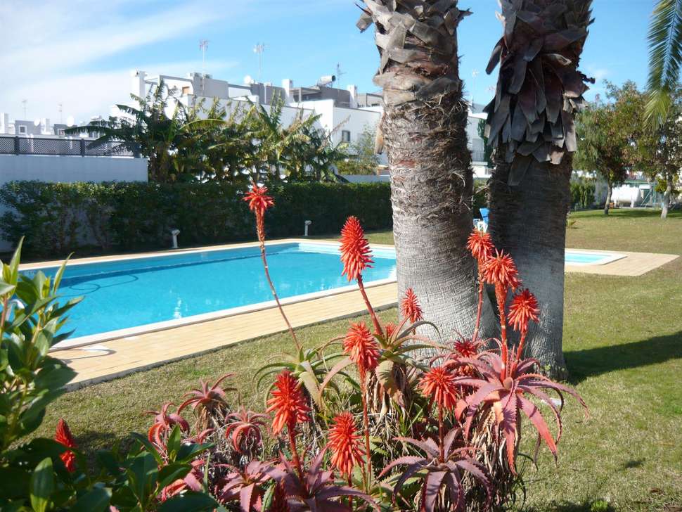 Een foto van het zwembad bij Praia Da Lota Hotel & Appartementen