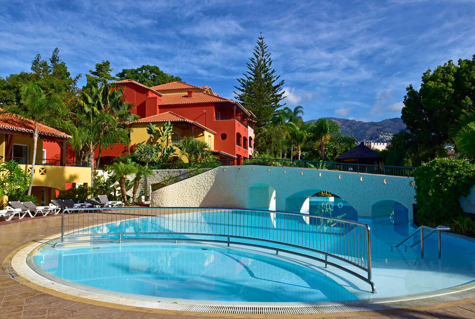 Een foto van het zwembad bij Pestana Village Garden Resort