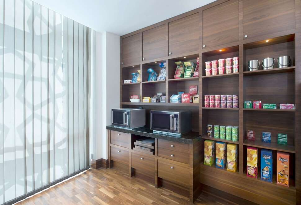 Ein Foto Hilton Garden Inn Dubai Al Muraqabat