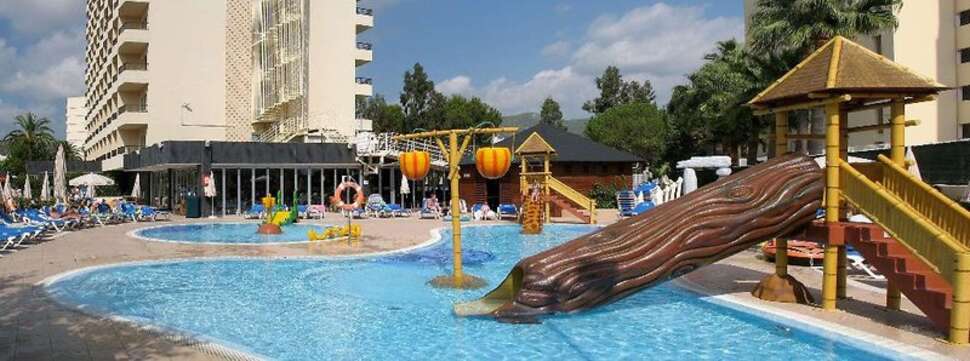 Ein Foto vom Pool im Sol Palmanova