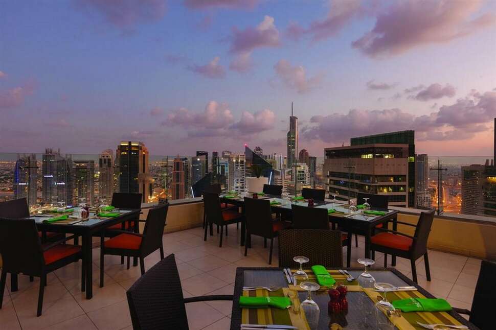 Ein Foto von der Terrasse im Sheraton The Walk Dubai