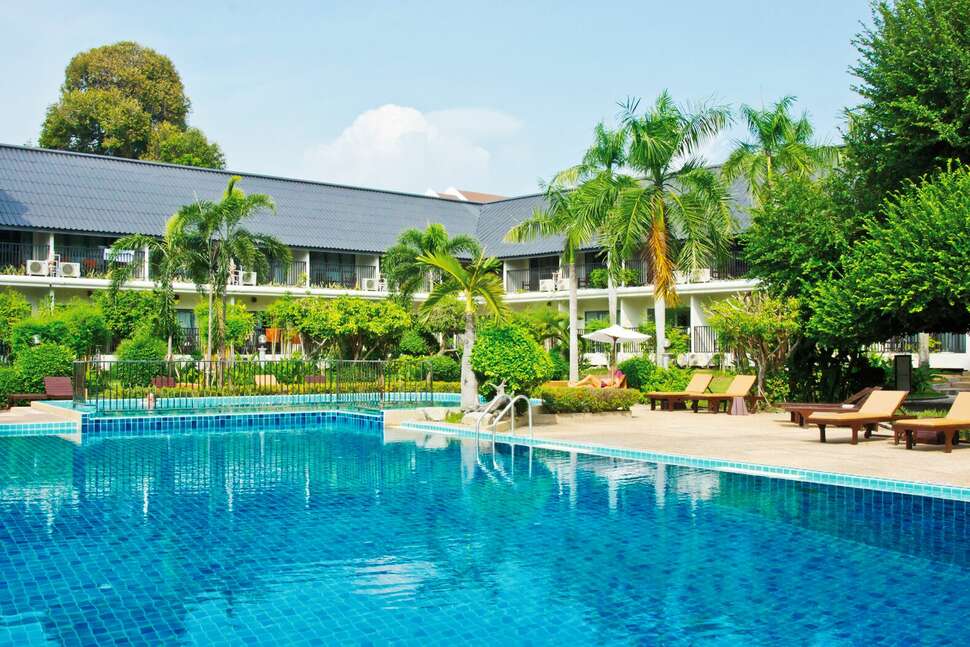 Een foto van het zwembad bij Sunshine Garden Resort