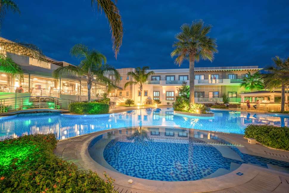Een foto van het zwembad bij Lesante Classic Luxury Hotel & Spa