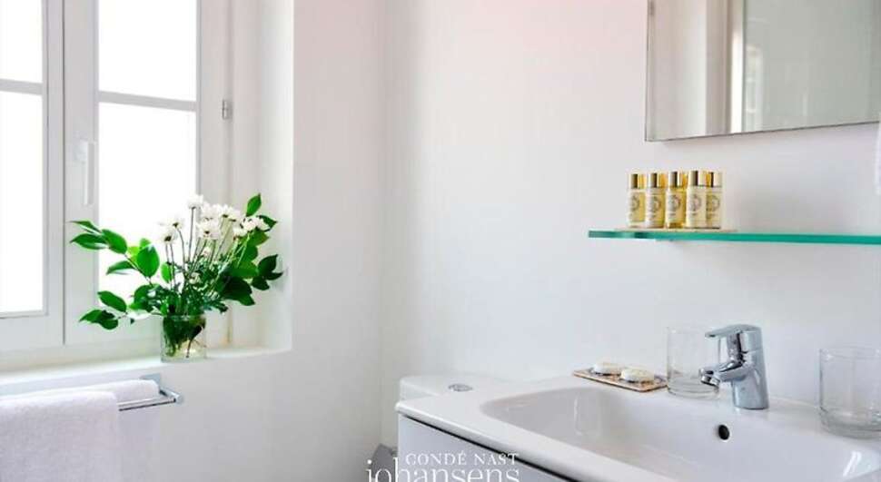 Een foto van The Noble House