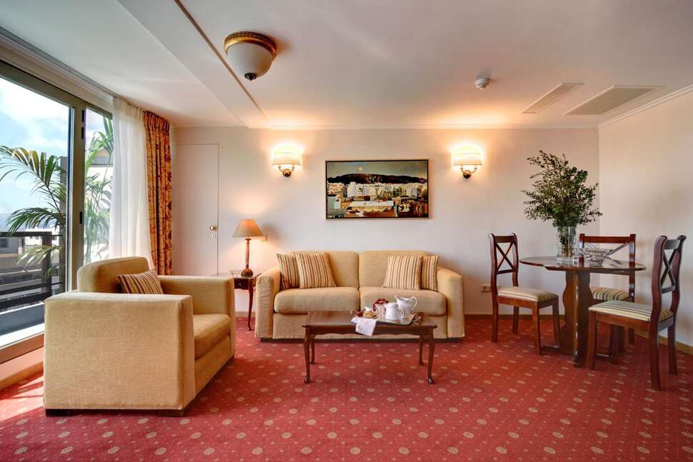 Ein Foto Titania Hotel
