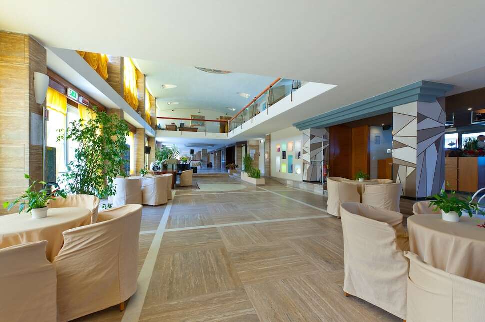 Ein Foto Grand Hotel Continental Tirrenia