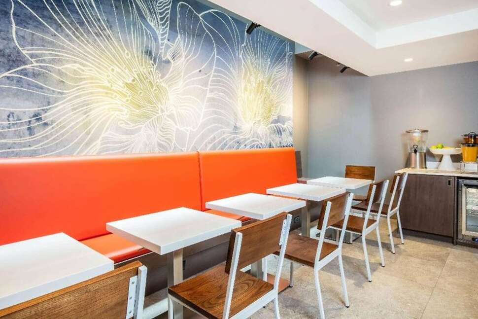 Een foto van La Quinta Inn & Suites by Wyndham Times Square South