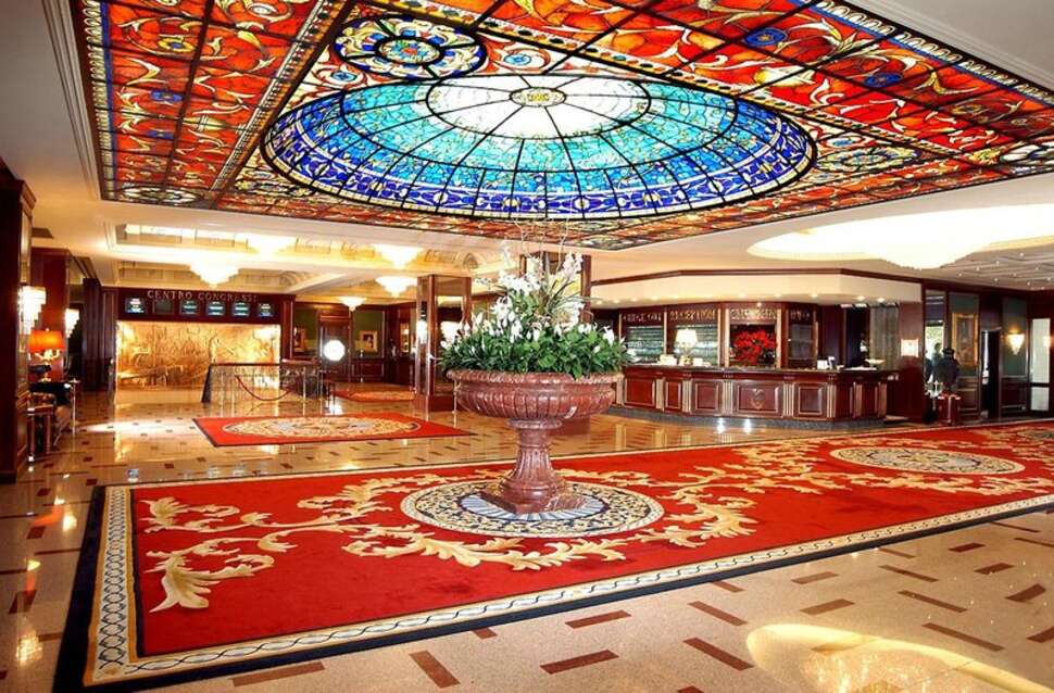 Een foto van het interieur van Grand Hotel Dino