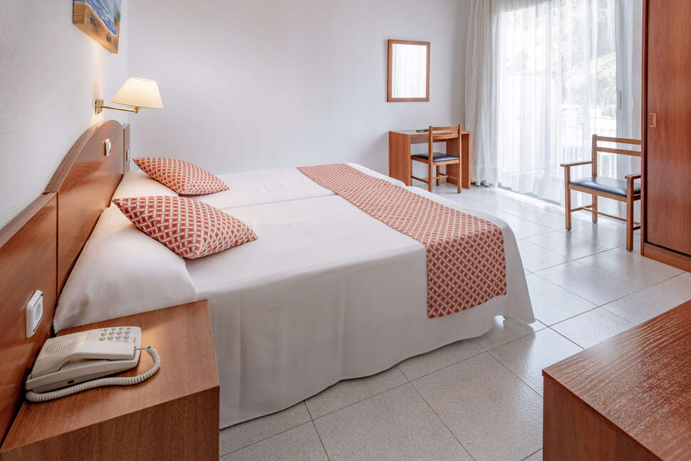 Ein Foto GHT Balmes Hotel Aparthotel & Splash