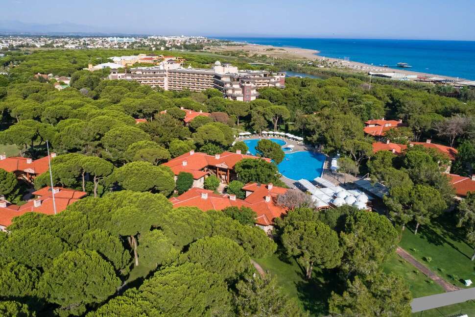 Een foto van het zwembad bij Xanadu Resort Hotel
