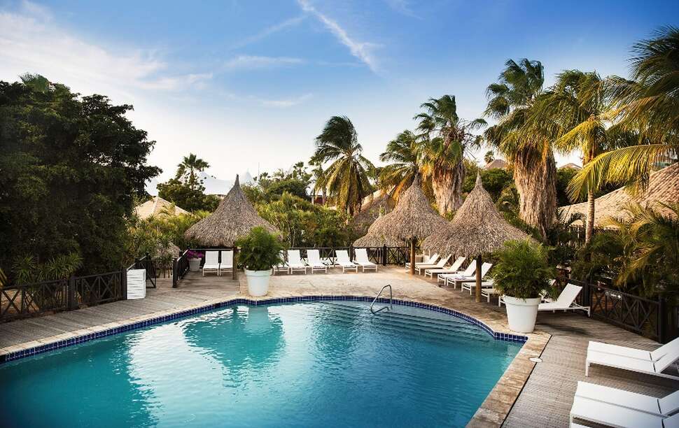 Een foto van het zwembad bij Papagayo Beach Resort