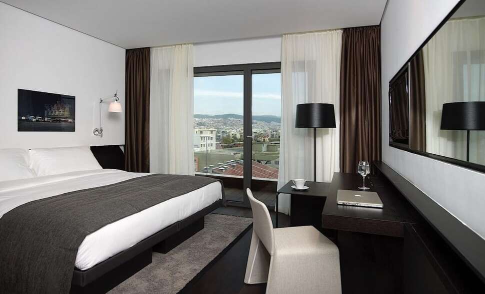Een foto van The Met Hotel