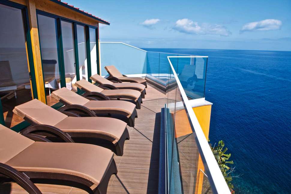 Ein Foto von der Terrasse im Hotel Alpino Atlantico